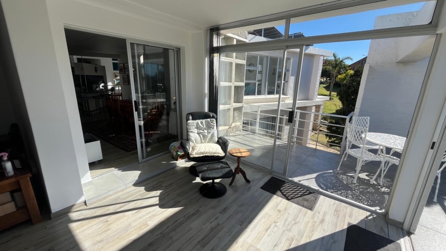 3 Bedroom Property for Sale in Wavecrest Eastern Cape
